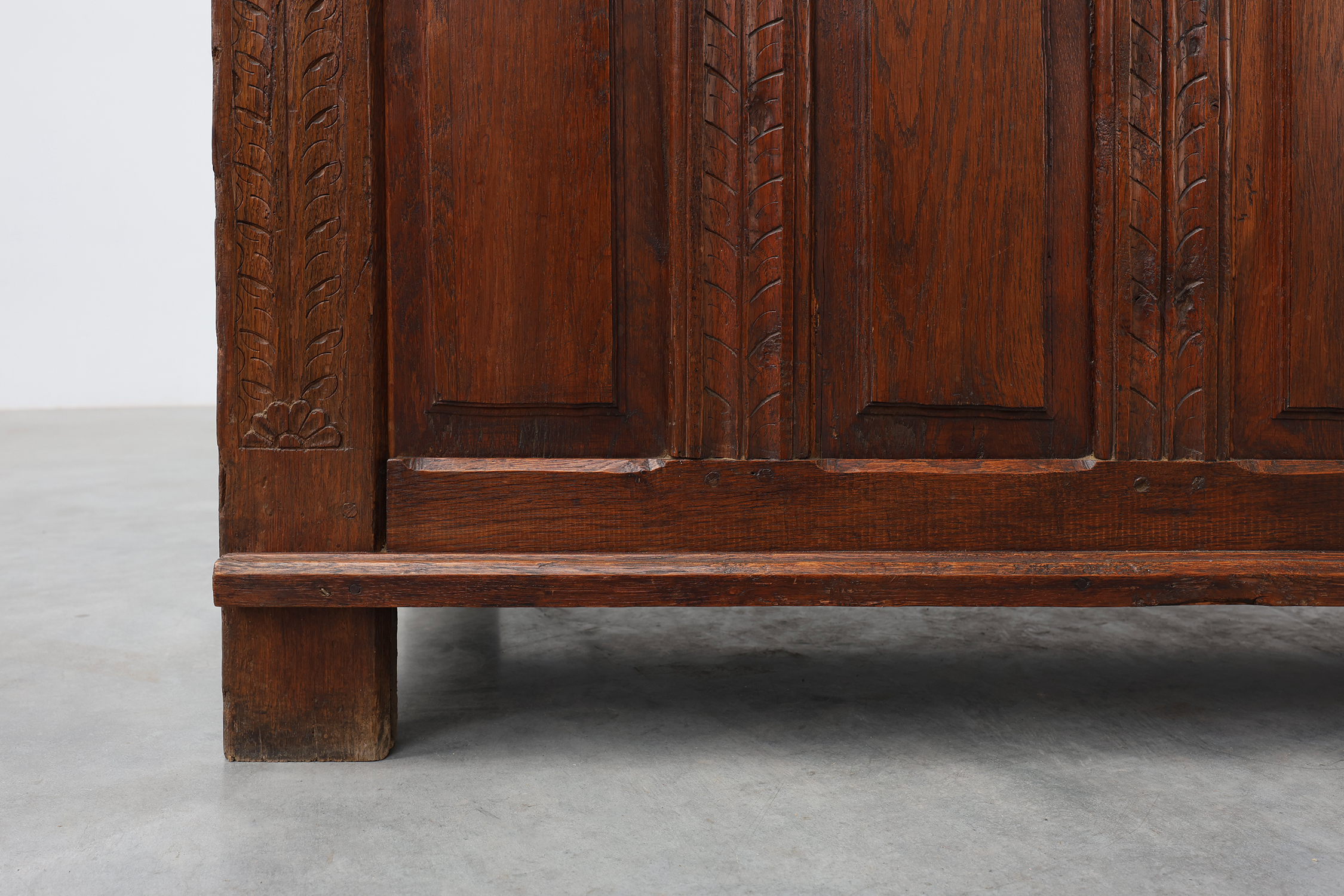 Carved oak blanket chest with linenfold-style panels, Flanders, ca. 17th centurythumbnail